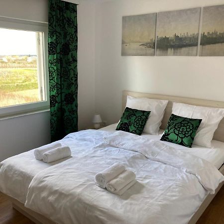 Apartmani Dorijan Vrsi Exterior foto