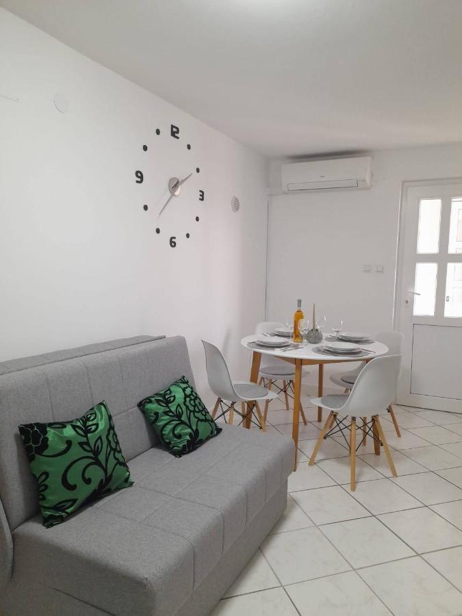 Apartmani Dorijan Vrsi Exterior foto