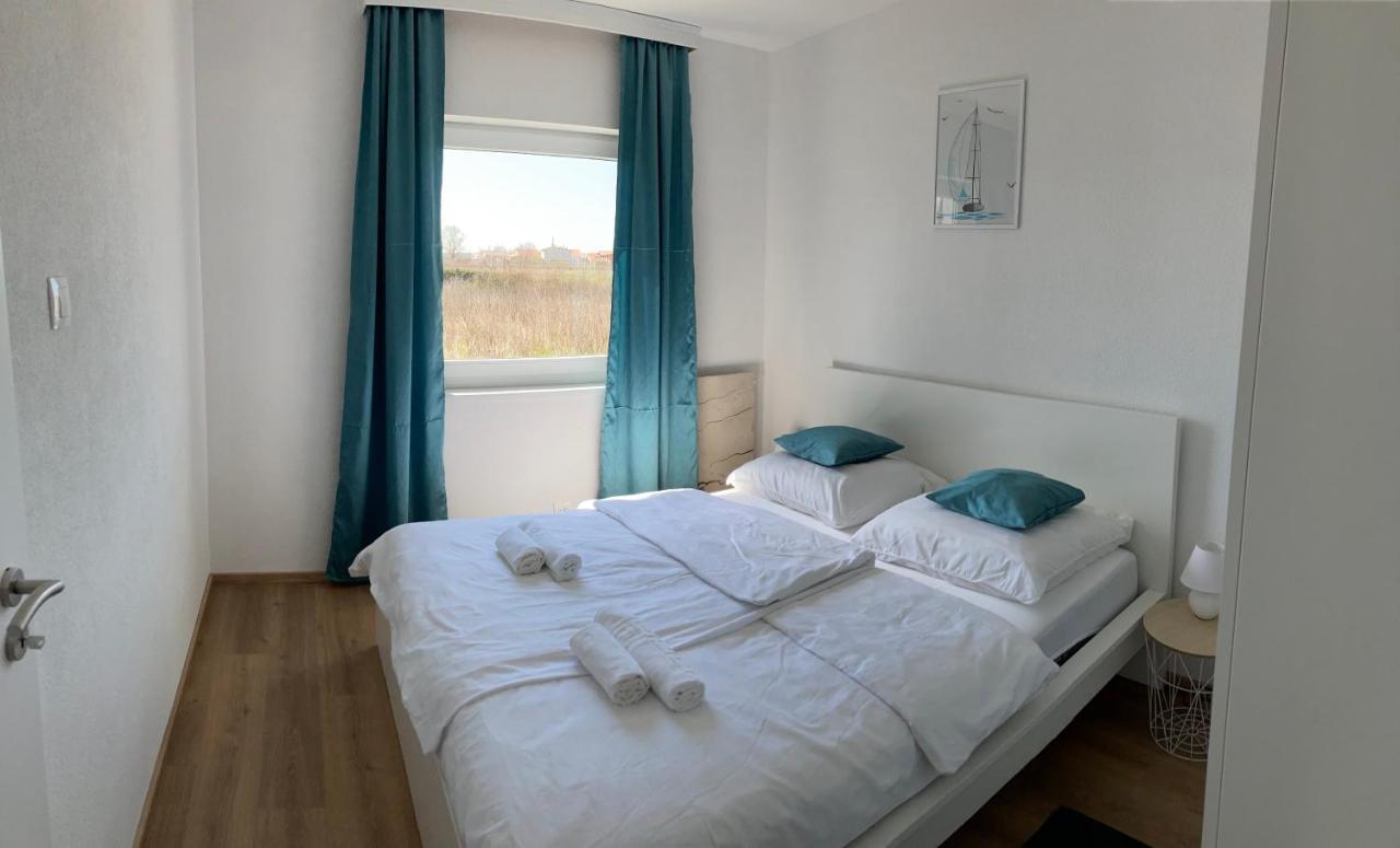 Apartmani Dorijan Vrsi Exterior foto