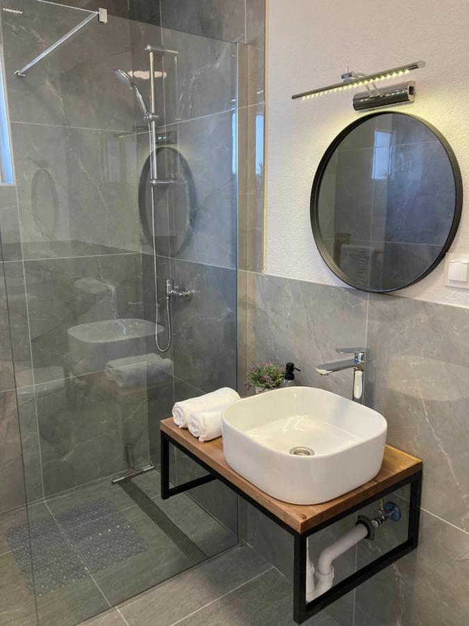 Apartmani Dorijan Vrsi Exterior foto