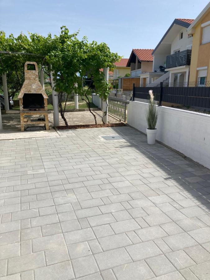 Apartmani Dorijan Vrsi Exterior foto
